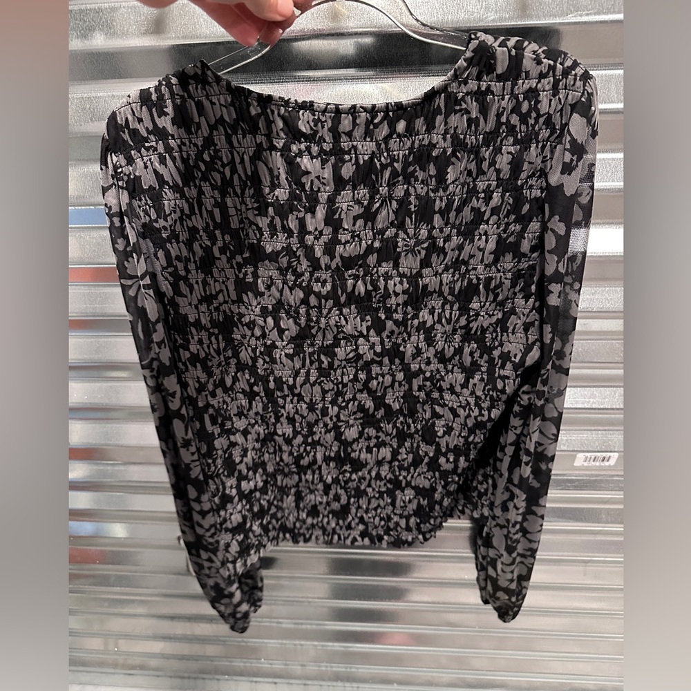 Evereve black and gray blouse size large
